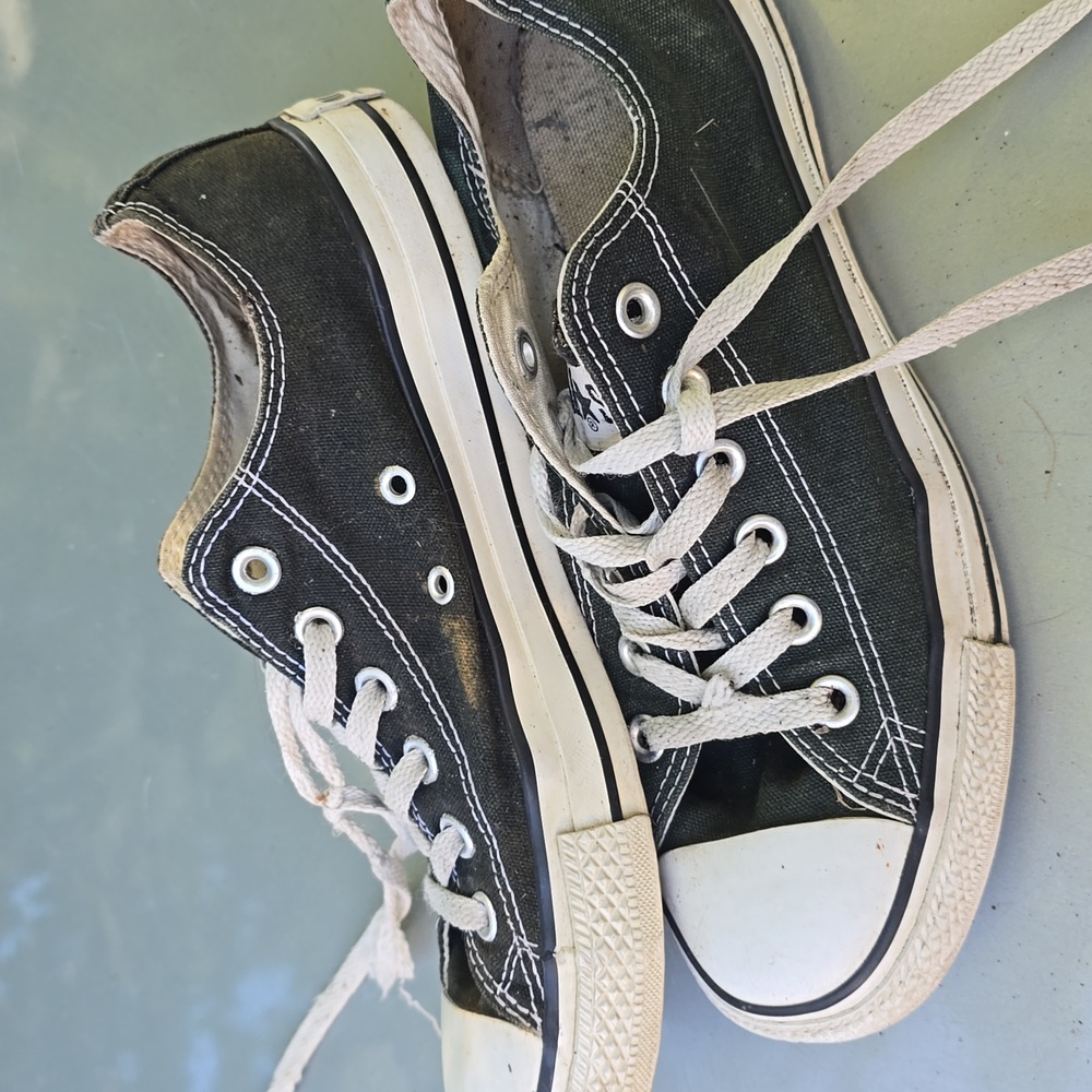 ★ CONVERSE All Star Chuck Taylor Well Worn Black Low Tops Men 6.5 Women 8.5 - Picture 2 of 6